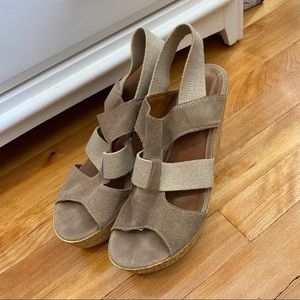 Adorable neutral wedge sandals